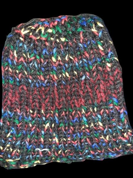 Mariner ribbed tuque — charcoal with confetti flecks